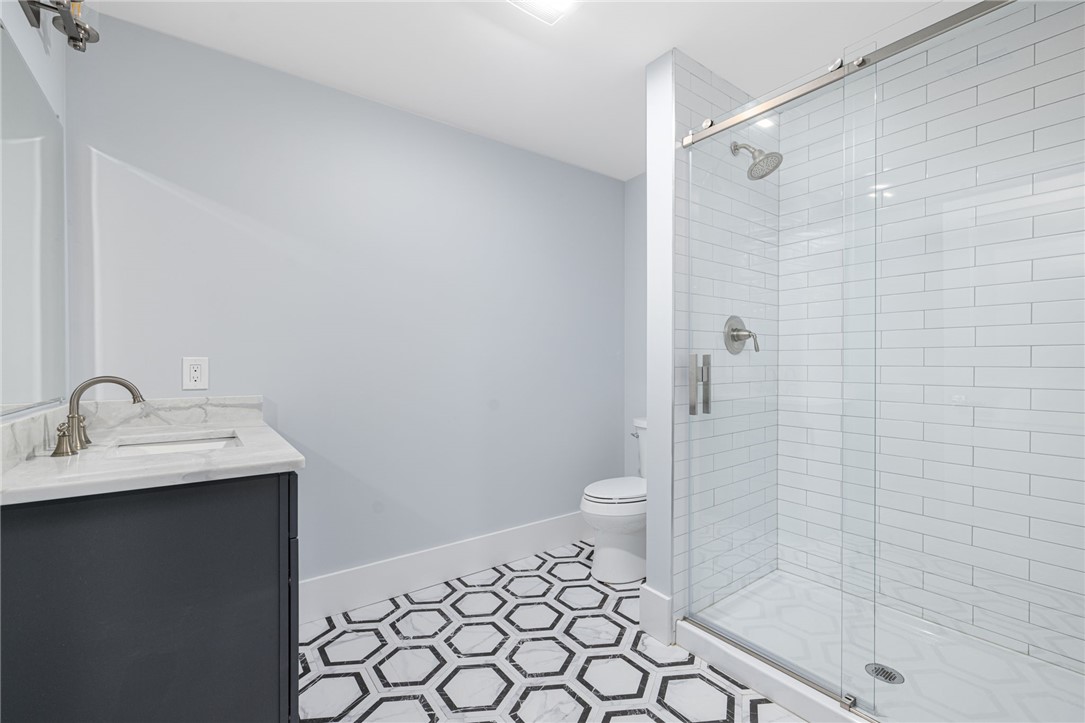 East Greenwich, Rhode Island, 02818, United States, 5 Bedrooms Bedrooms, ,4 BathroomsBathrooms,Residential,Active,2034280