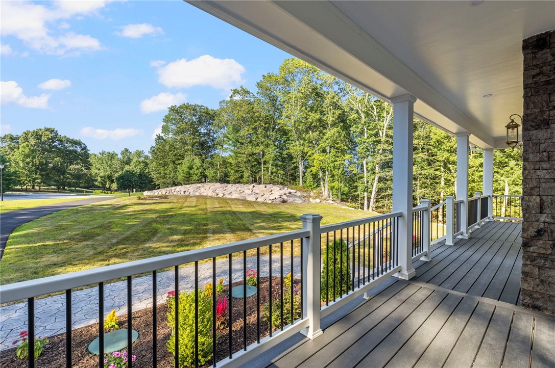East Greenwich, Rhode Island, 02818, United States, 5 Bedrooms Bedrooms, ,4 BathroomsBathrooms,Residential,Active,2034280