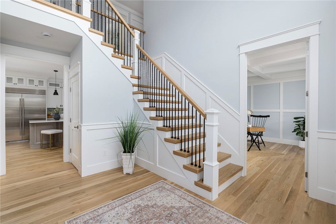 East Greenwich, Rhode Island, 02818, United States, 5 Bedrooms Bedrooms, ,4 BathroomsBathrooms,Residential,Active,2034280
