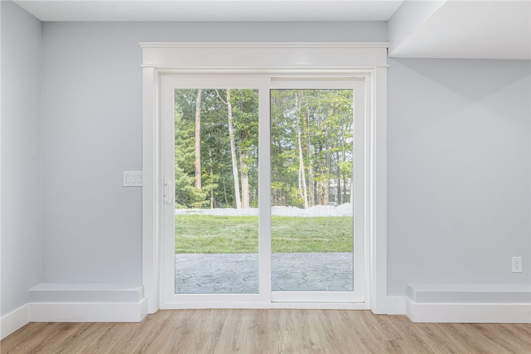 East Greenwich, Rhode Island, 02818, United States, 5 Bedrooms Bedrooms, ,4 BathroomsBathrooms,Residential,Active,2034280