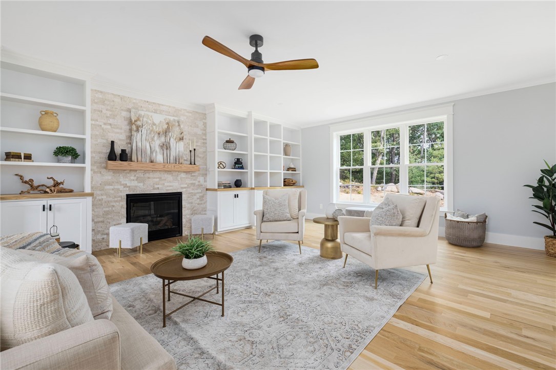 East Greenwich, Rhode Island, 02818, United States, 5 Bedrooms Bedrooms, ,4 BathroomsBathrooms,Residential,Active,2034280