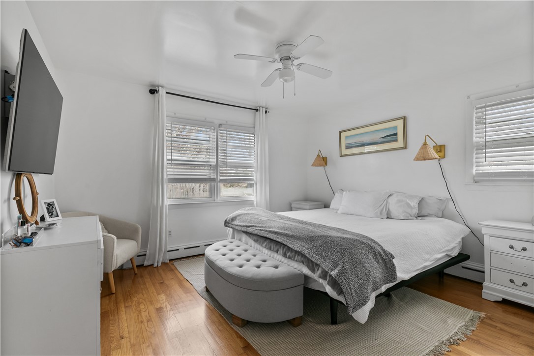 Newport, Rhode Island 02840, United States, 3 Bedrooms Bedrooms, ,2 BathroomsBathrooms,Residential,Active,99479