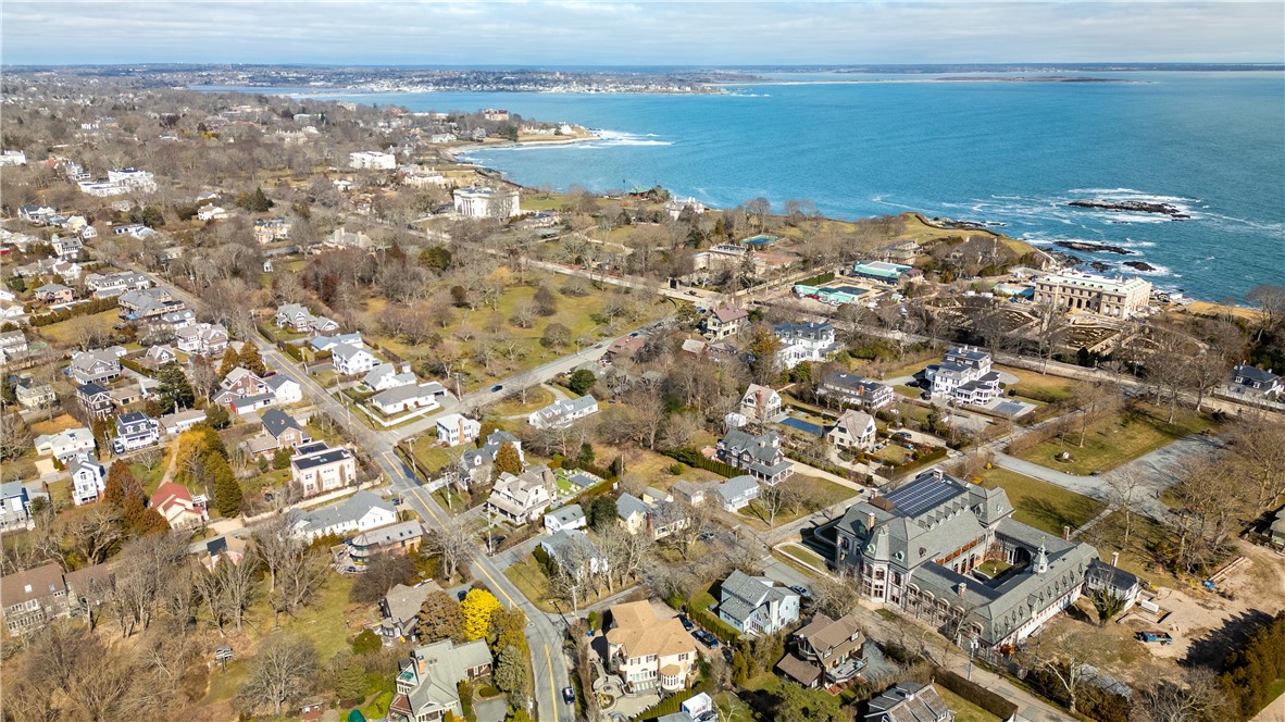 Newport, Rhode Island 02840, United States, 3 Bedrooms Bedrooms, ,2 BathroomsBathrooms,Residential,Active,99479