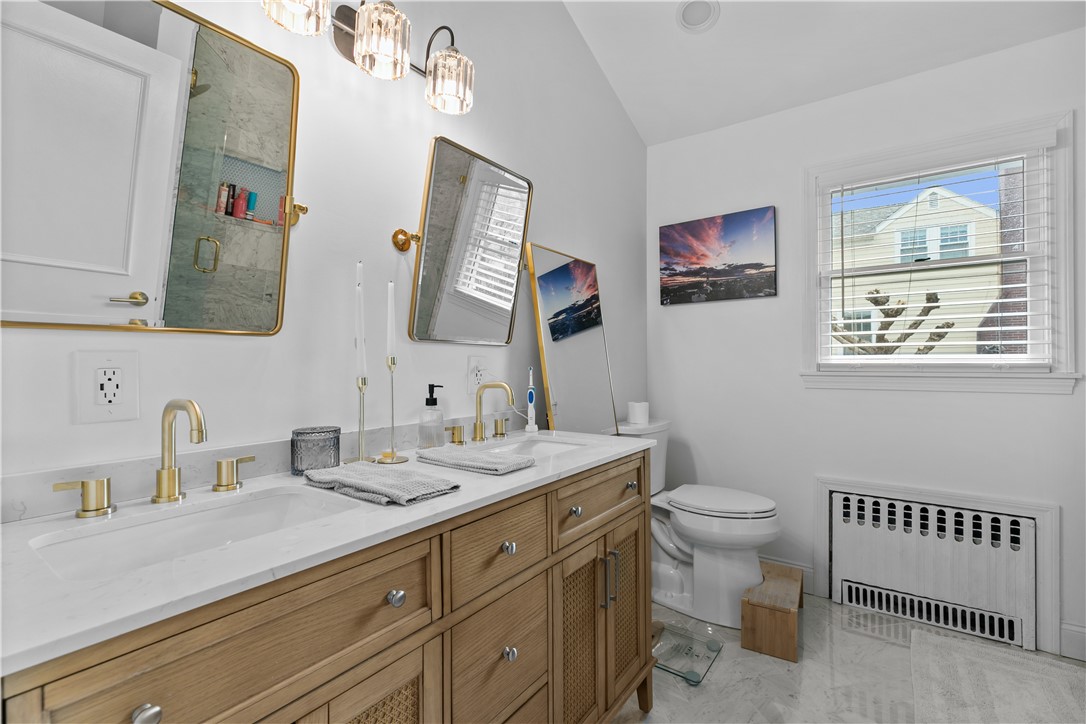 Newport, Rhode Island 02840, United States, 3 Bedrooms Bedrooms, ,2 BathroomsBathrooms,Residential,Active,99479