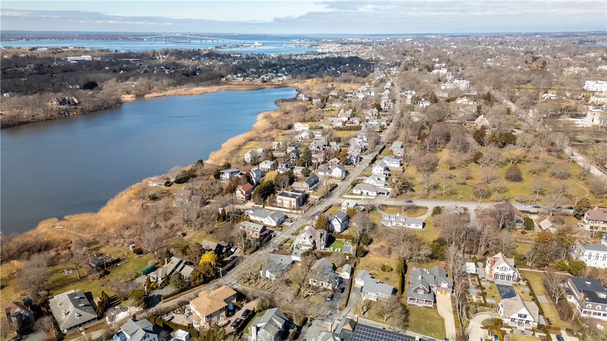 Newport, Rhode Island 02840, United States, 3 Bedrooms Bedrooms, ,2 BathroomsBathrooms,Residential,Active,99479