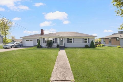 17 Varnum Avenue Bristol RI 02809