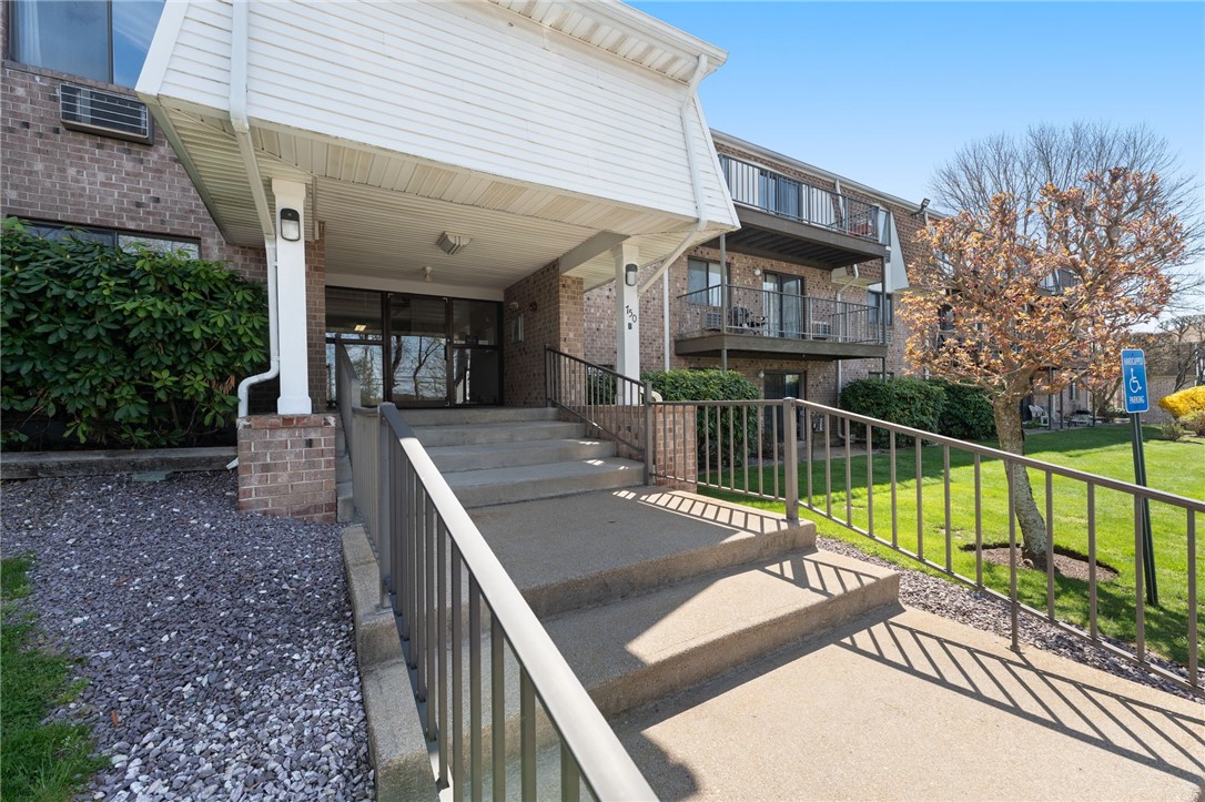 Warwick, Rhode Island 02818, United States, 1 Bedroom Bedrooms, ,1 BathroomBathrooms,Residential,Active,119507