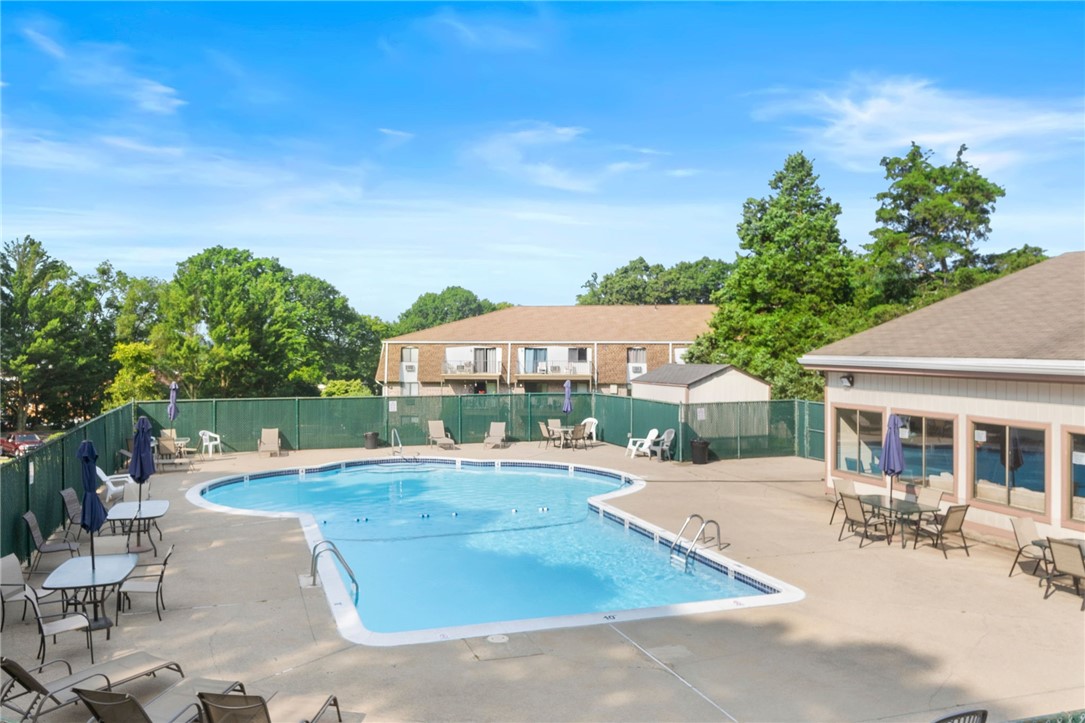 Warwick, Rhode Island 02818, United States, 1 Bedroom Bedrooms, ,1 BathroomBathrooms,Residential,Active,119507