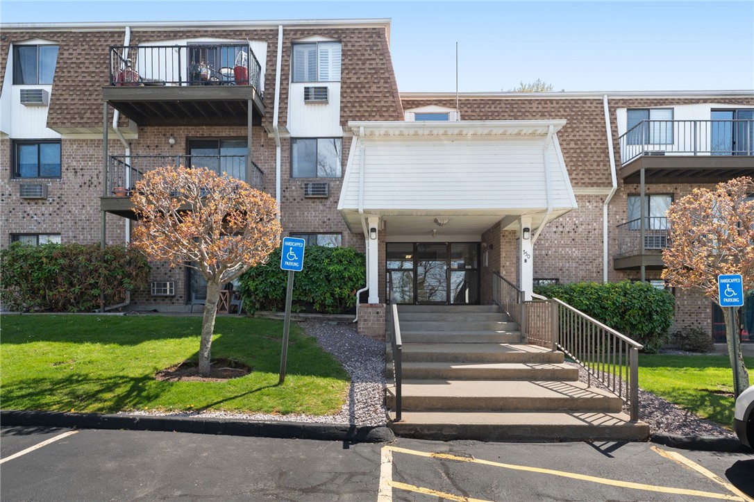 Warwick, Rhode Island 02818, United States, 1 Bedroom Bedrooms, ,1 BathroomBathrooms,Residential,Active,119507