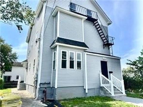 6 Stockwell Street Providence RI 02909