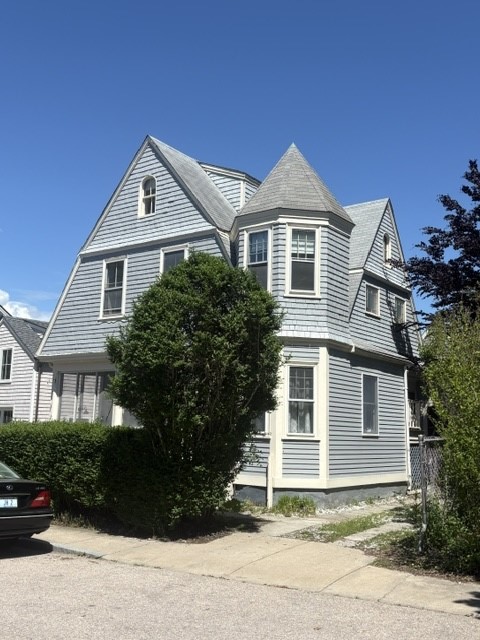 4 Dresser Street