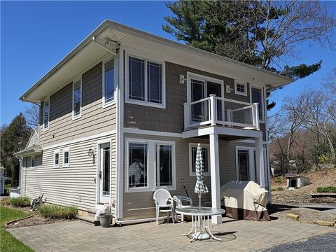 Single Family Residence in Smithfield RI 28 Coolridge Avenue.jpg