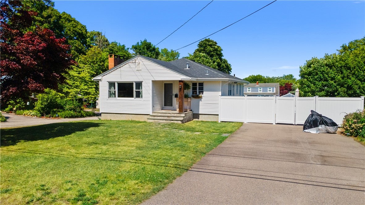 8 Longvue Avenue