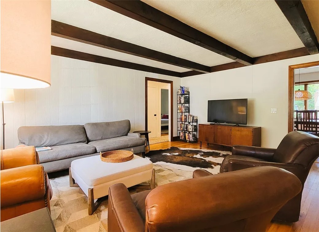 106 Pettaquamscutt Lake Road