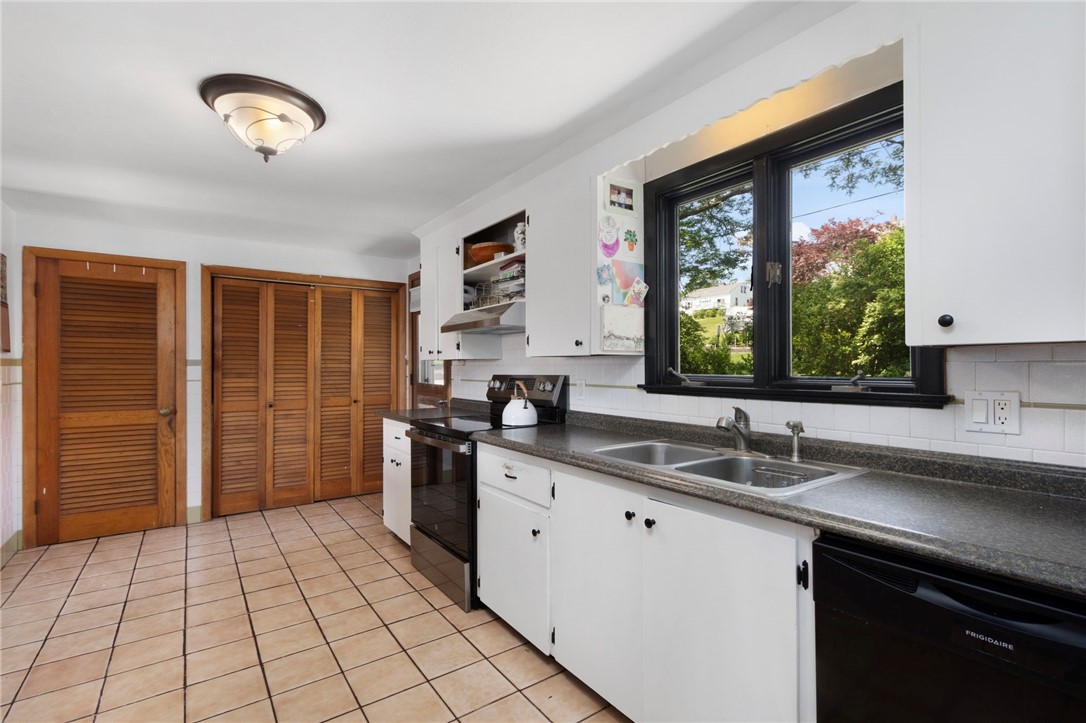 10 Johnnycake Lane