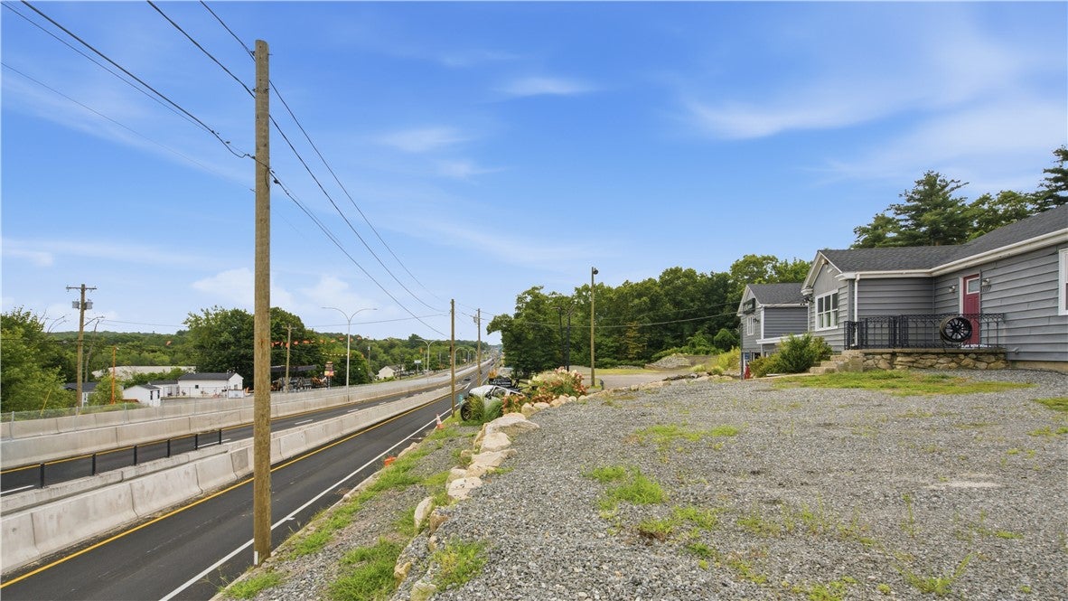 1117 Eddie Dowling Highway