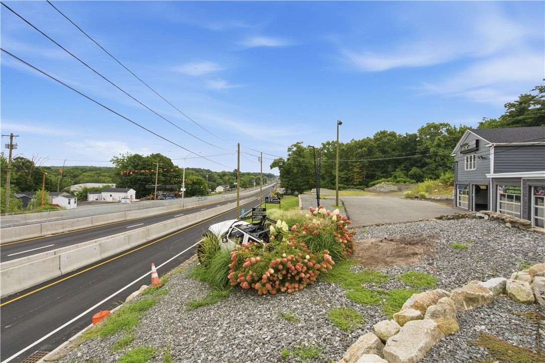 1117 Eddie Dowling Highway