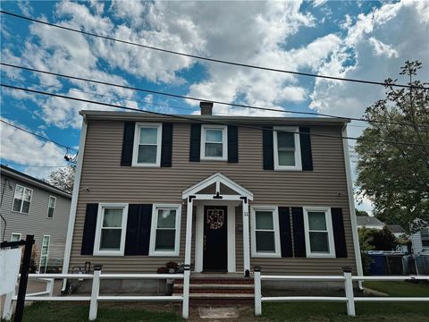 11 Crane St Street S Pawtucket RI 02860