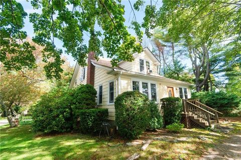 556 East Main Road Middletown RI 02842