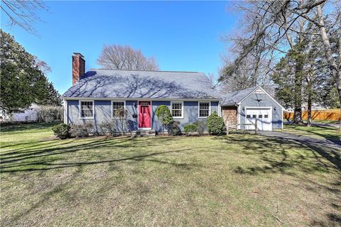 86 Rogers Avenue Barrington RI 02806