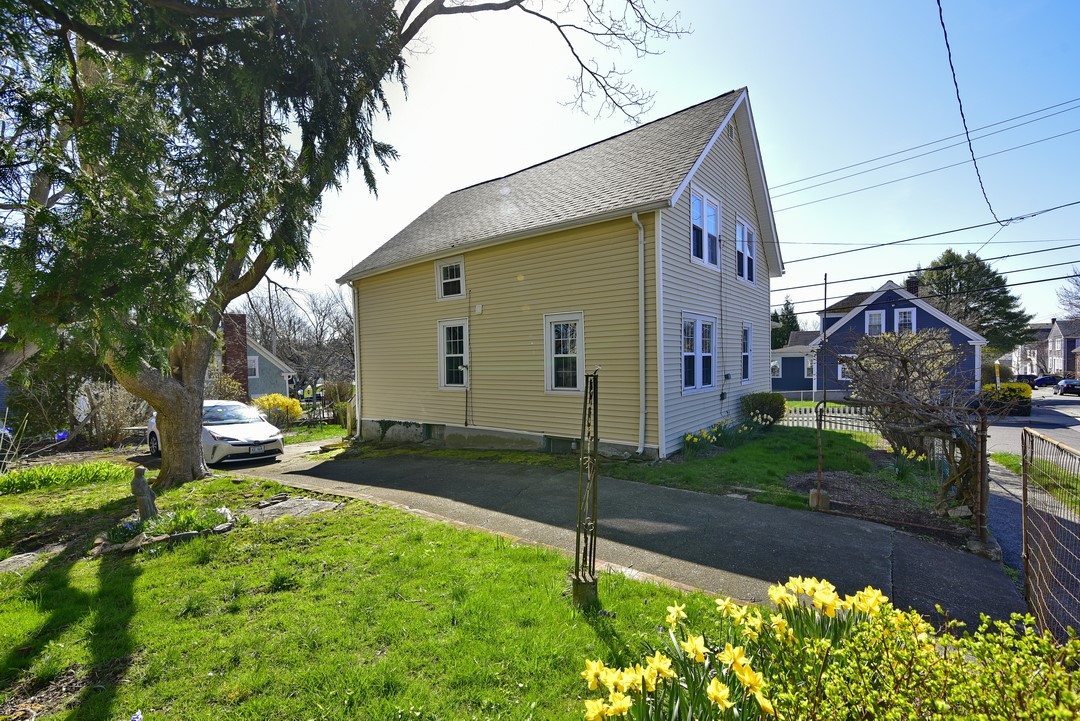 55 Mt Hope Avenue