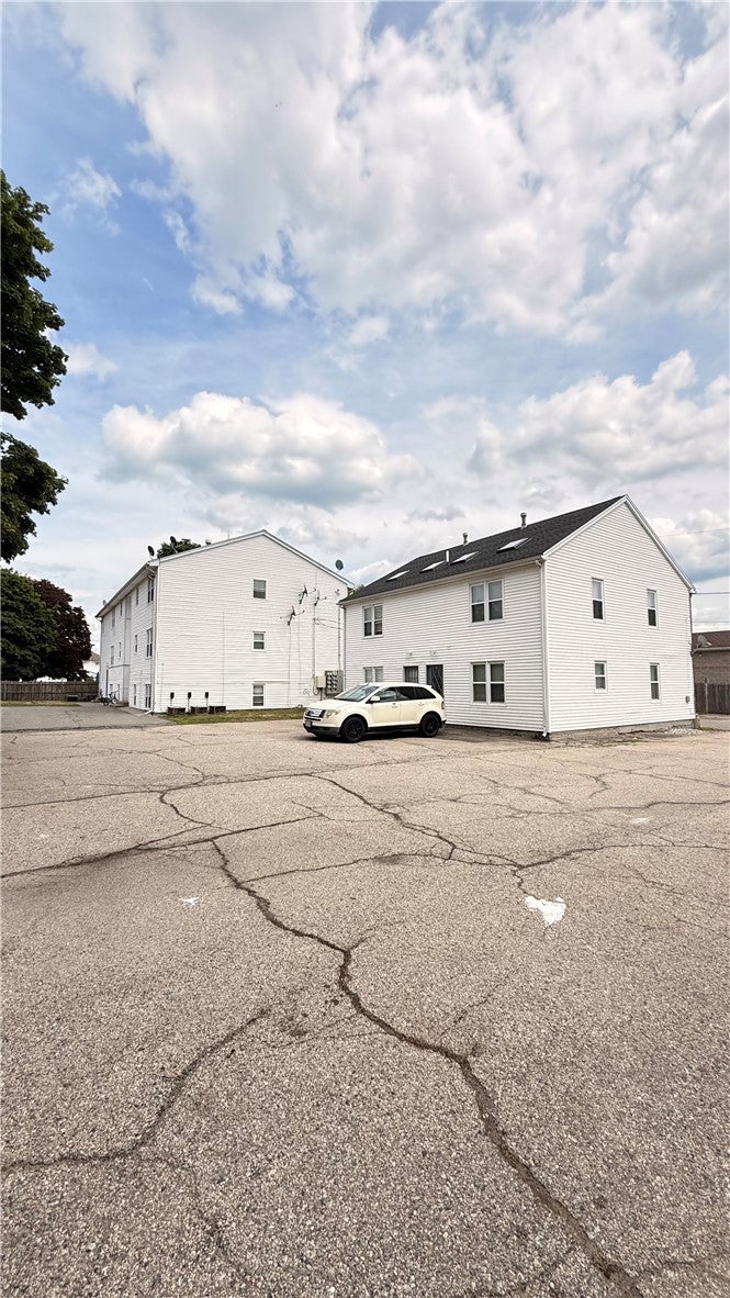 10 Saratoga Avenue 26
