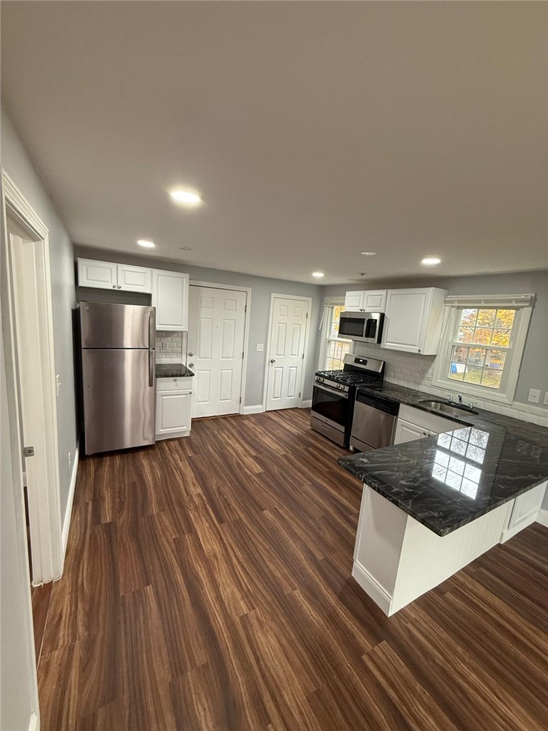 10 Saratoga Avenue 26