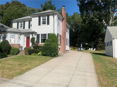 31 Elmcrest Avenue Providence RI 02908