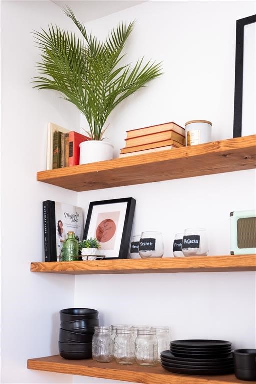 Newport, Rhode Island 02840, United States, 1 Bedroom Bedrooms, ,1 BathroomBathrooms,Residential,Active,246133