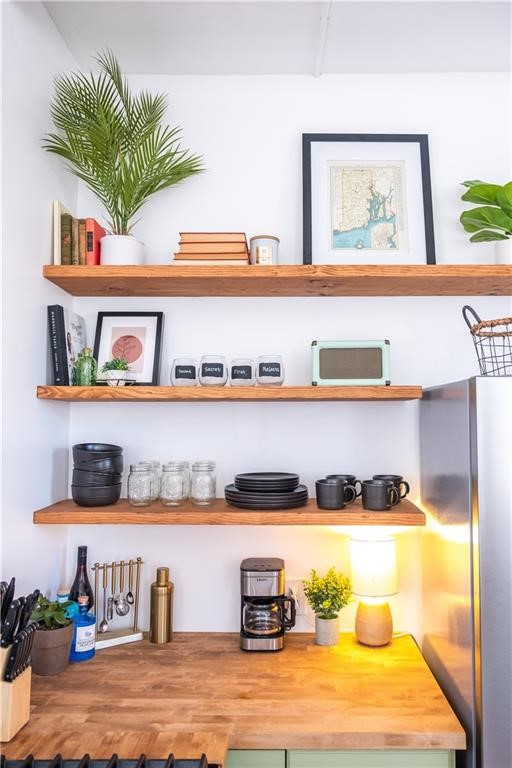 Newport, Rhode Island 02840, United States, 1 Bedroom Bedrooms, ,1 BathroomBathrooms,Residential,Active,246133