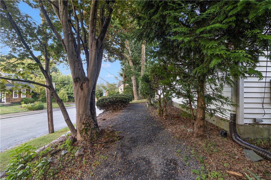 10 Oak Hill Avenue