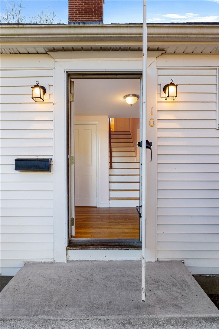 10 Oak Hill Avenue