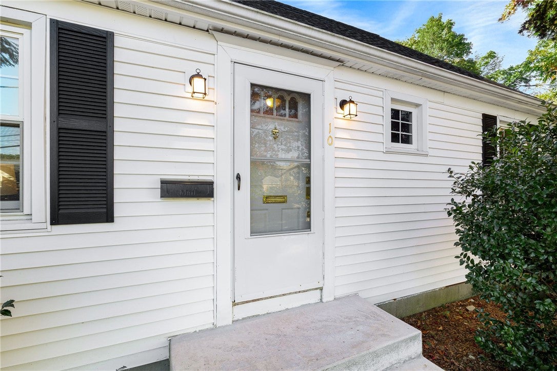 10 Oak Hill Avenue