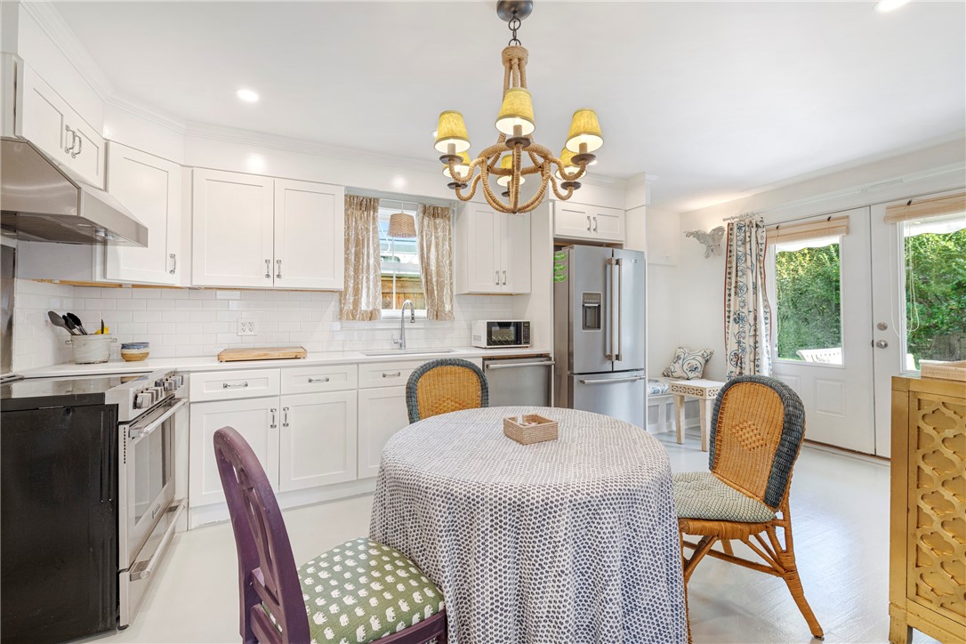 604 Thames & 4 Dixon Street