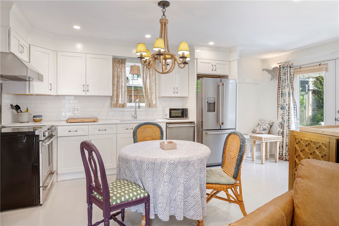 604 Thames & 4 Dixon Street