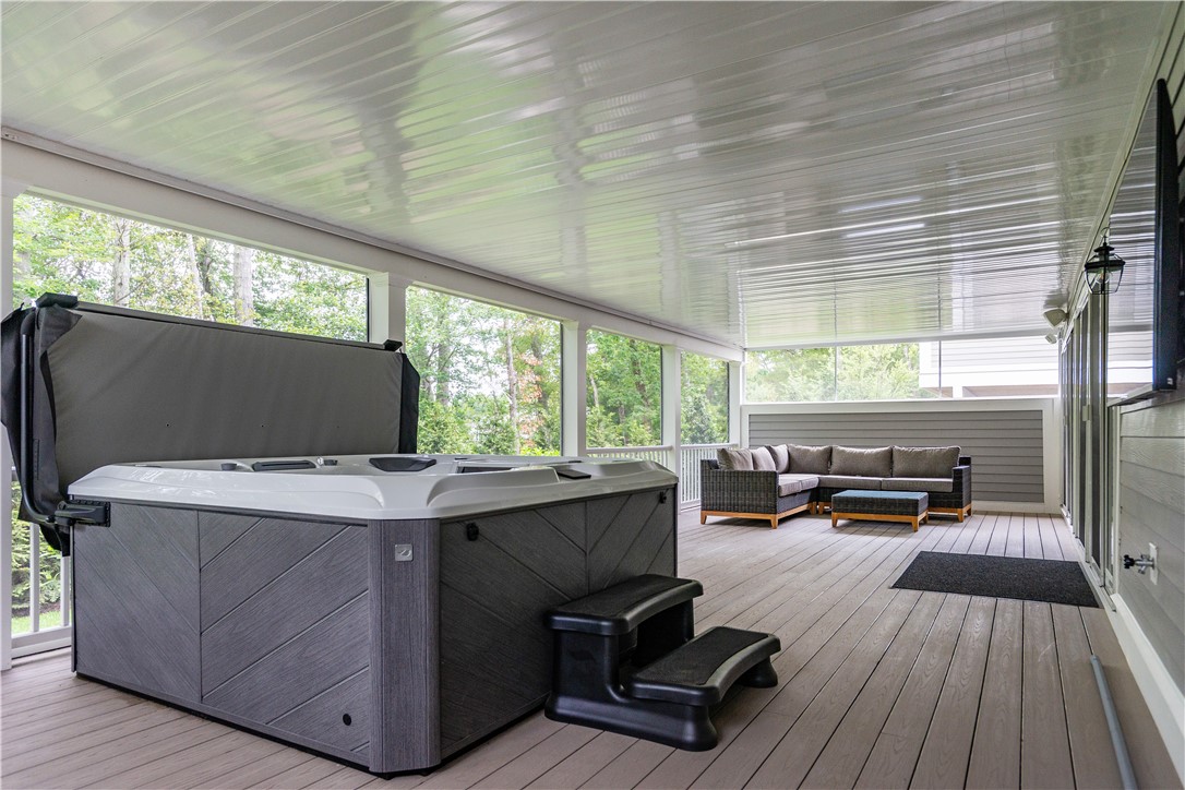 Coventry, Rhode Island 02816, United States, 3 Bedrooms Bedrooms, ,3 BathroomsBathrooms,Residential,Active,193289