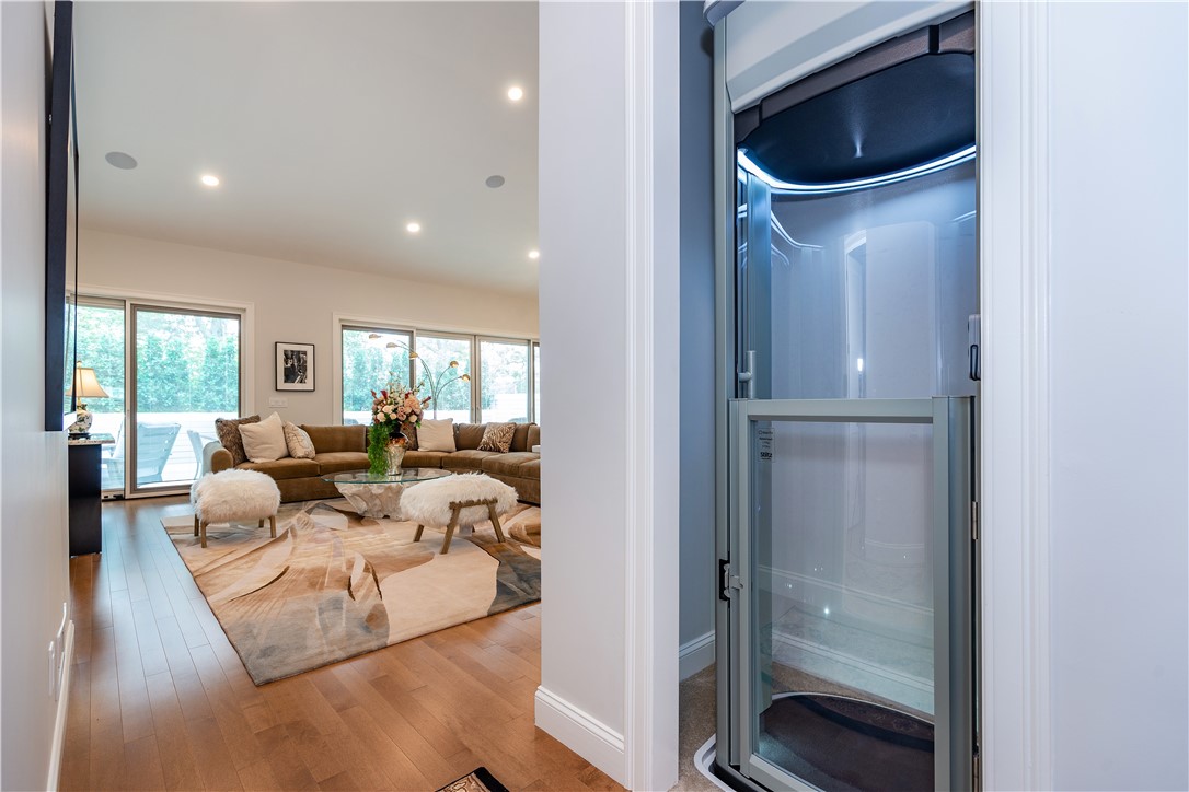 Coventry, Rhode Island 02816, United States, 3 Bedrooms Bedrooms, ,3 BathroomsBathrooms,Residential,Active,193289