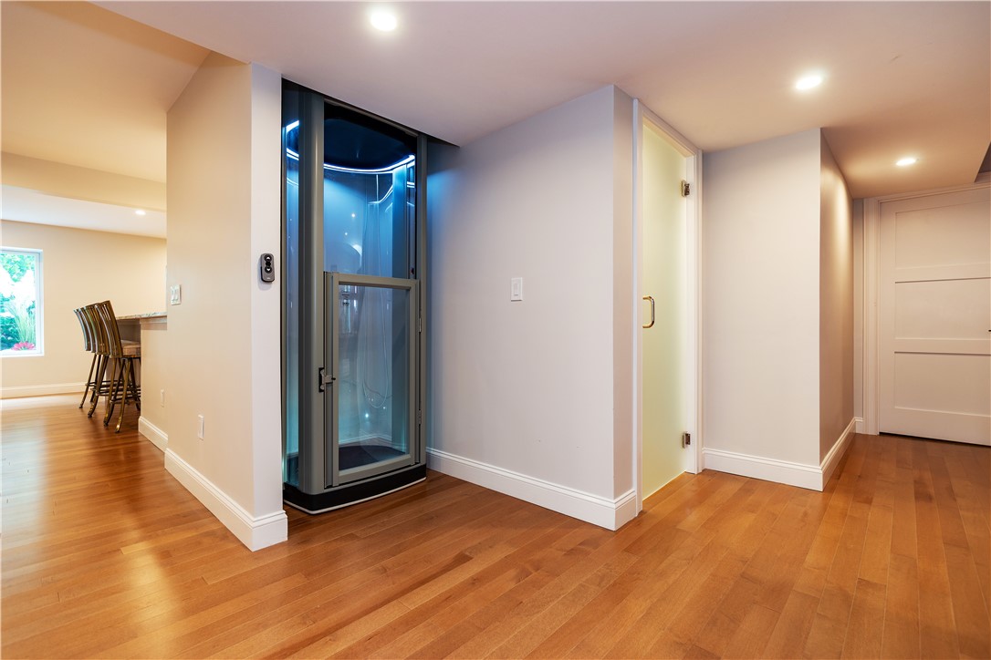 Coventry, Rhode Island 02816, United States, 3 Bedrooms Bedrooms, ,3 BathroomsBathrooms,Residential,Active,193289