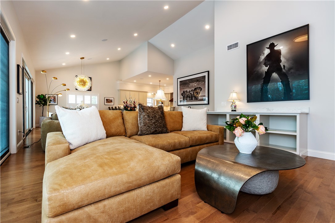 Coventry, Rhode Island 02816, United States, 3 Bedrooms Bedrooms, ,3 BathroomsBathrooms,Residential,Active,193289