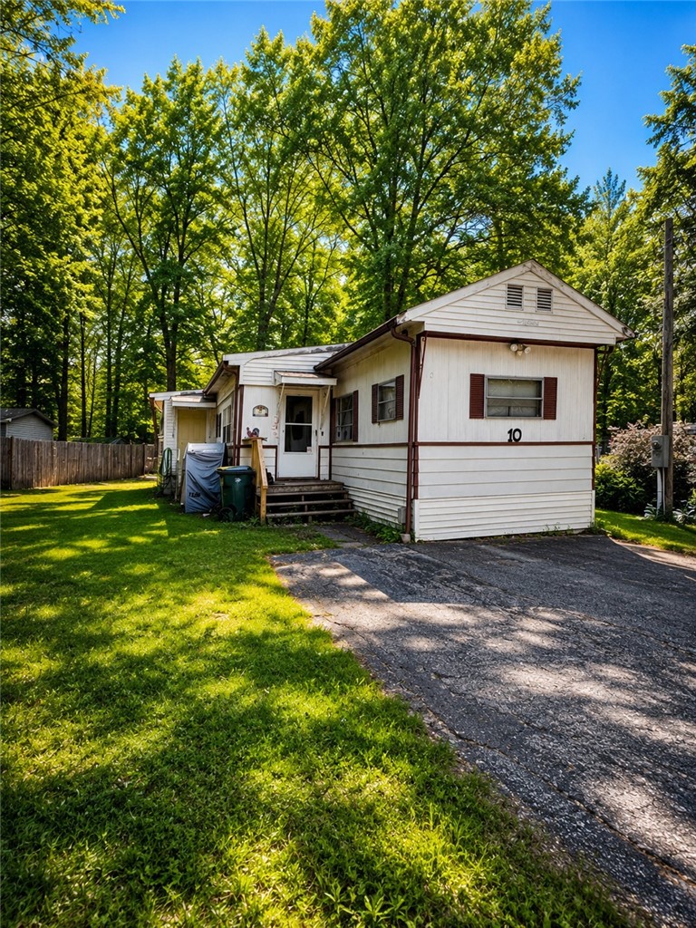 10 Woodridge Drive