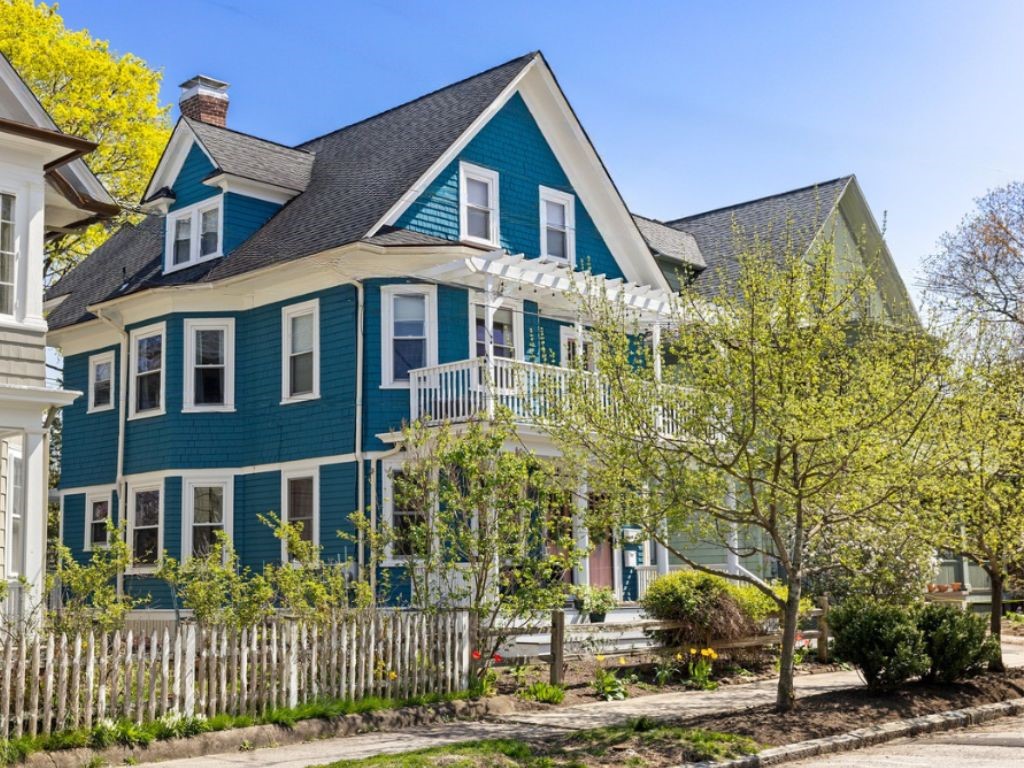143 Ivy Street