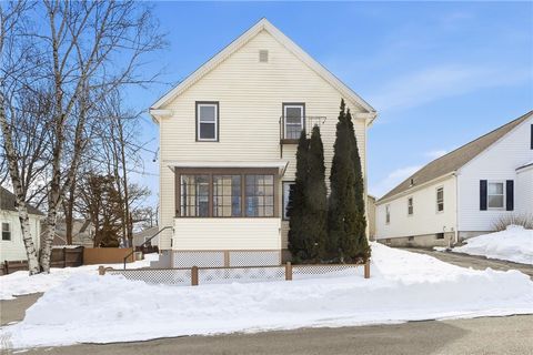 82 Hillcrest Avenue Pawtucket RI 02860