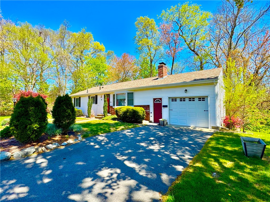 16 Grove Avenue