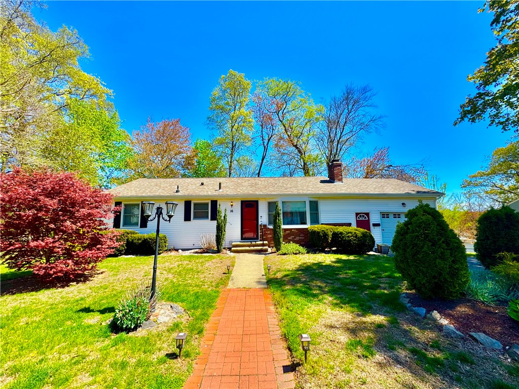 16 Grove Avenue