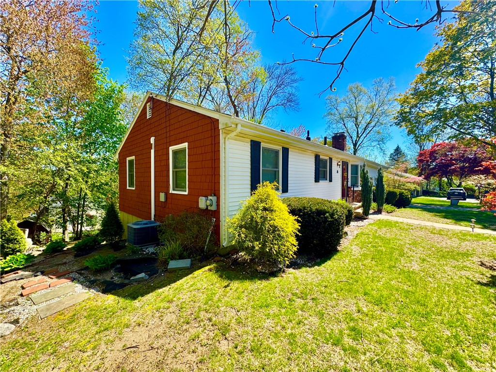 16 Grove Avenue