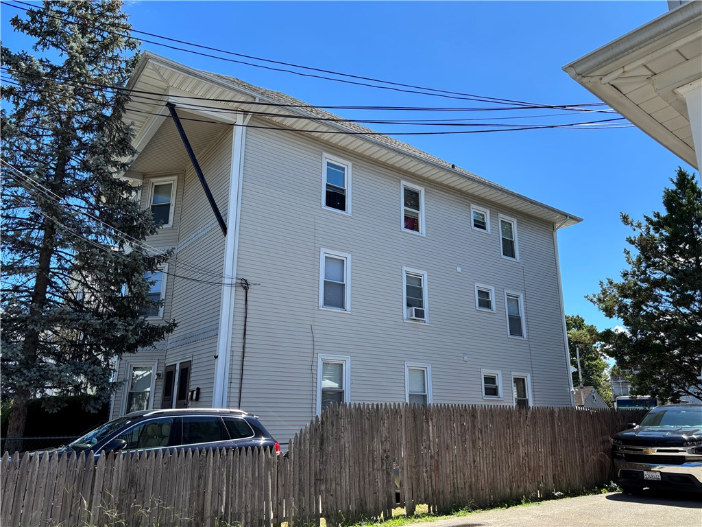 93 Oakland Avenue