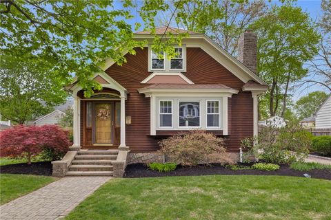 Single Family Residence in Smithfield RI 10 Hill Avenue.jpg