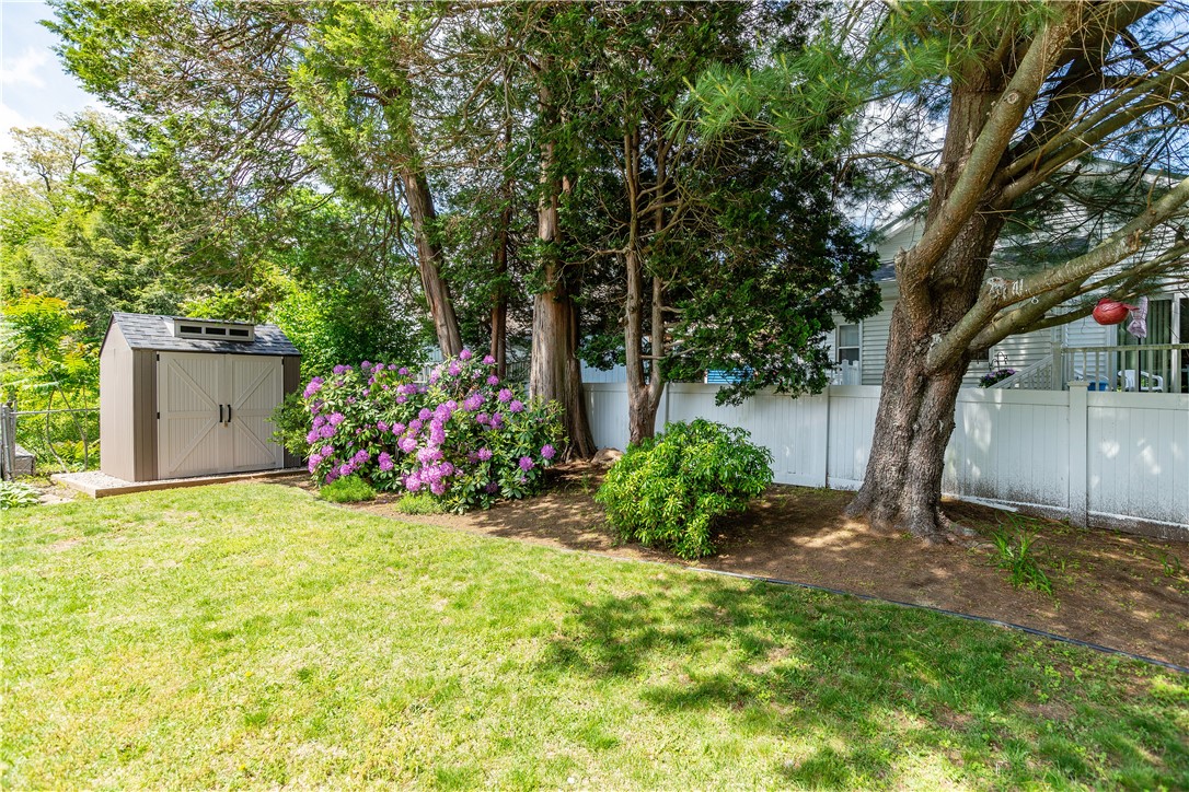 Cranston, Rhode Island 02910, United States, 2 Bedrooms Bedrooms, ,2 BathroomsBathrooms,Residential,Active,142489