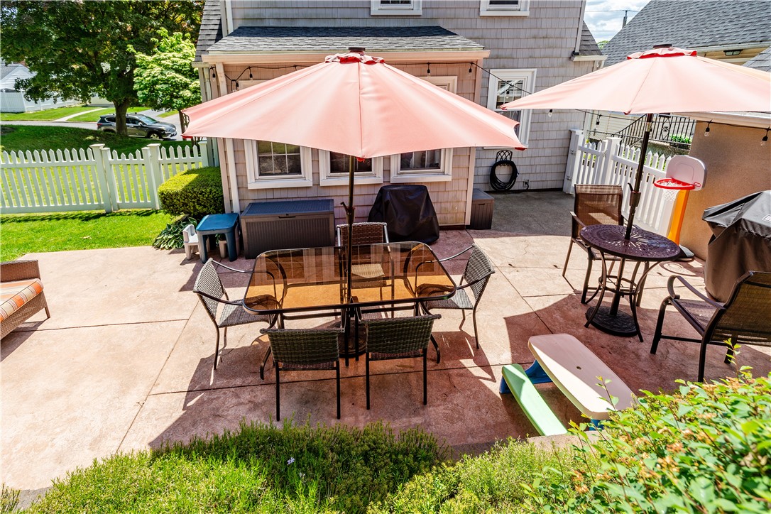 Cranston, Rhode Island 02910, United States, 2 Bedrooms Bedrooms, ,2 BathroomsBathrooms,Residential,Active,142489