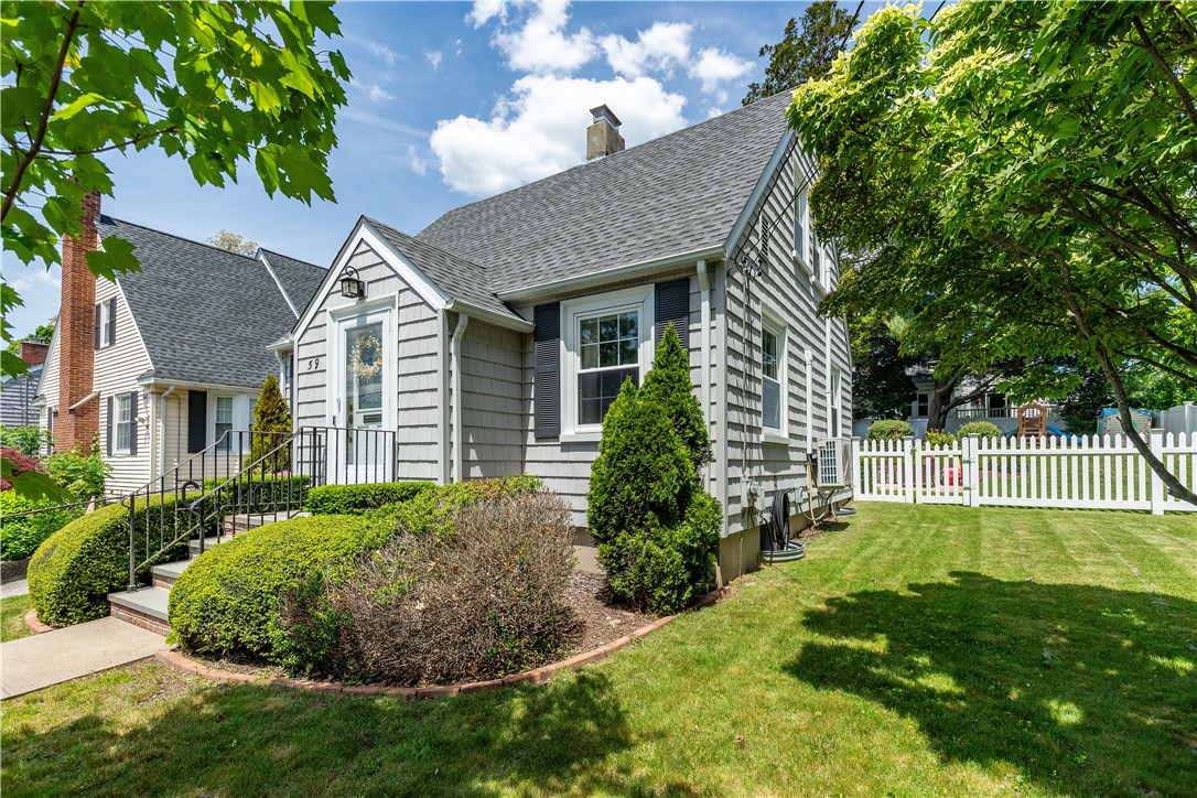 Cranston, Rhode Island 02910, United States, 2 Bedrooms Bedrooms, ,2 BathroomsBathrooms,Residential,Active,142489